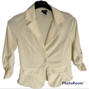 Wet seal women 3/4 sleeve cream coat